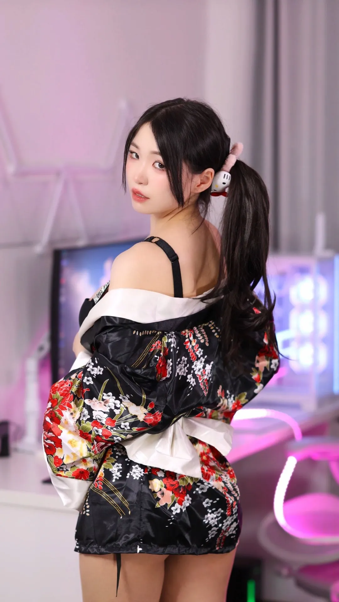 meriol chan 视频在线观看，典型的亚洲面孔，内容很精彩插图2